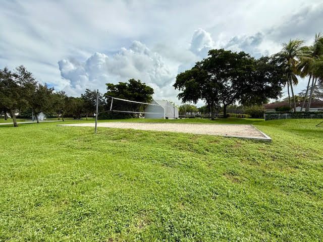 For Sale: $249,000 (2 beds, 1 baths, 1227 Square Feet)