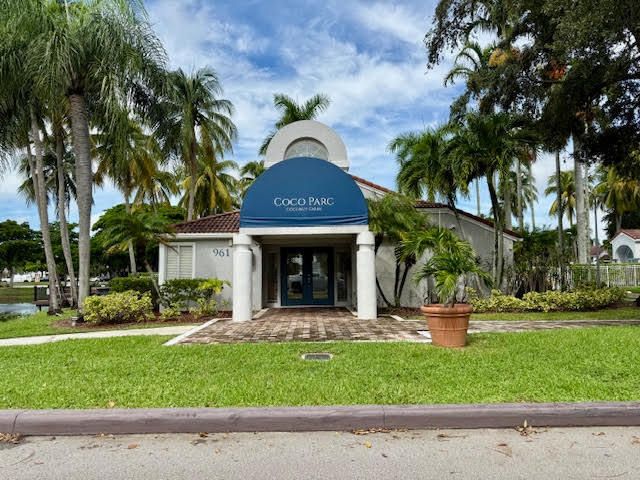 For Sale: $249,000 (2 beds, 1 baths, 1227 Square Feet)