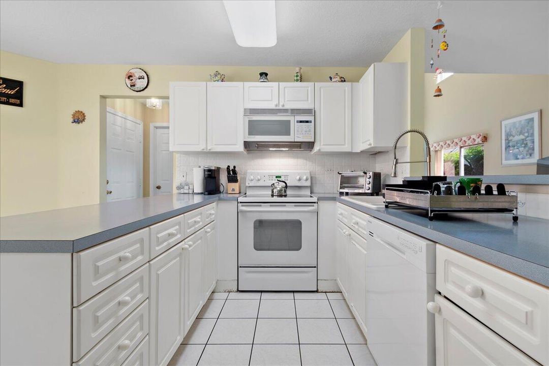 На продажу: $465,000 (3 спален, 2 ванн, 2130 Квадратных фут)