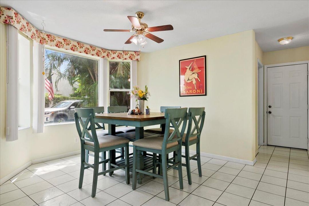 На продажу: $465,000 (3 спален, 2 ванн, 2130 Квадратных фут)