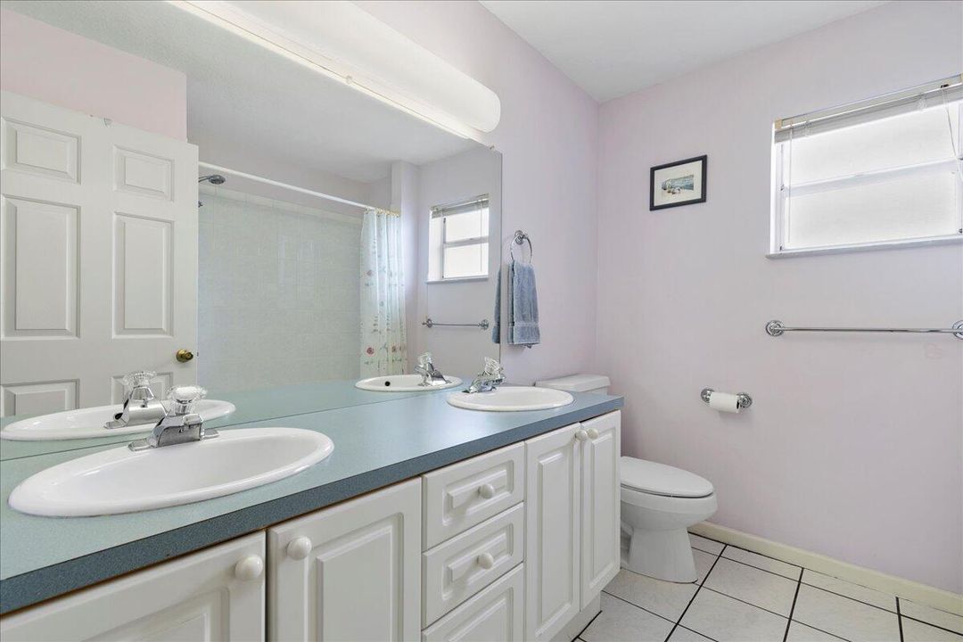 На продажу: $465,000 (3 спален, 2 ванн, 2130 Квадратных фут)