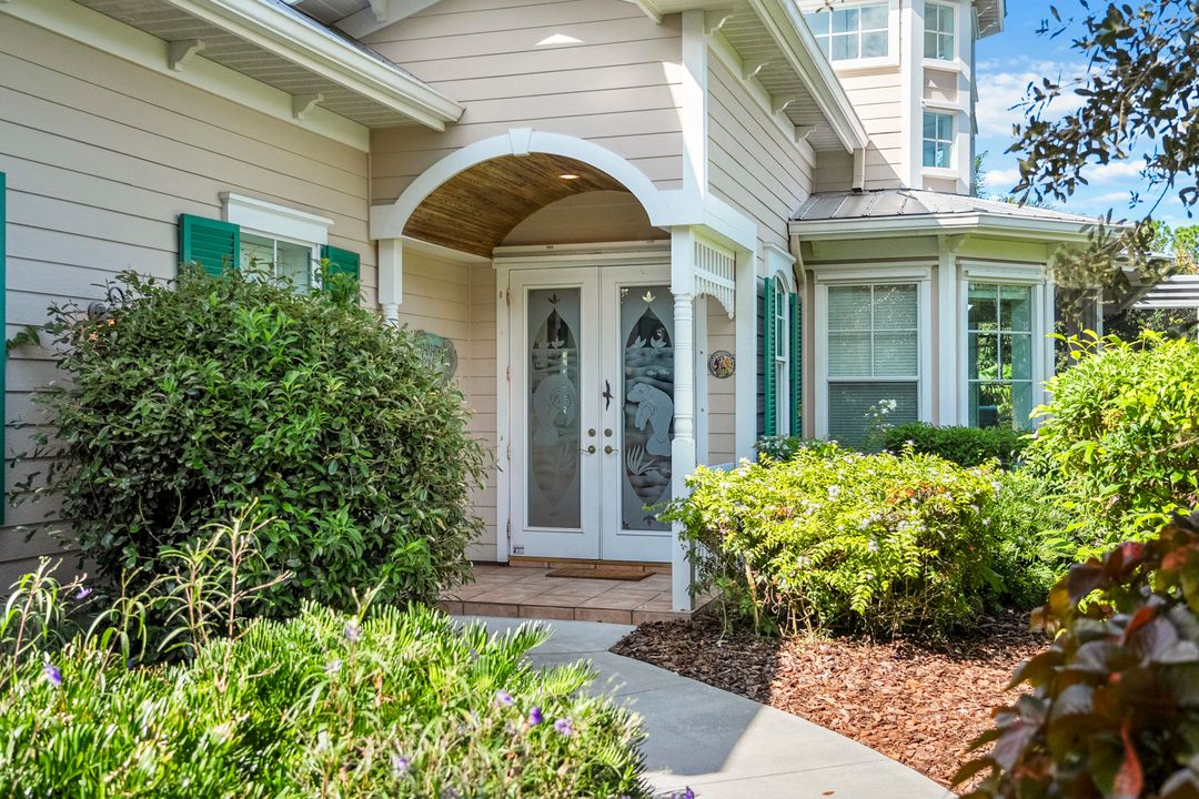 Под контрактом: $1,795,000 (4 спален, 2 ванн, 3300 Квадратных фут)