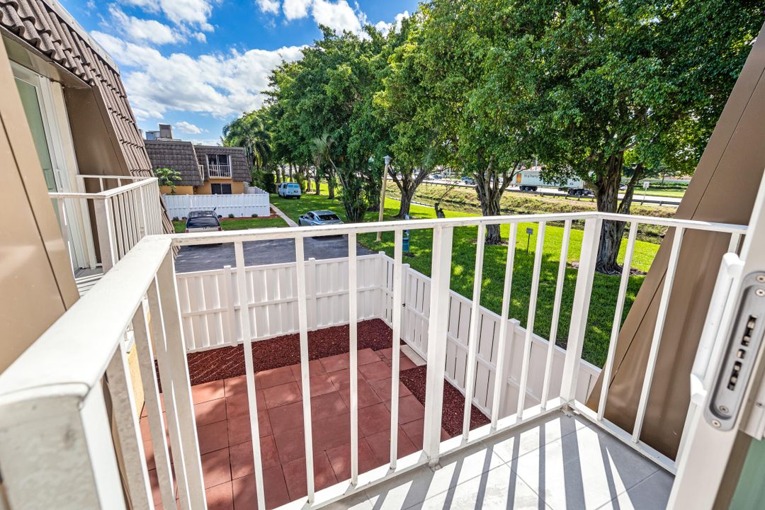 Active With Contract: $2,850 (2 beds, 2 baths, 1208 Square Feet)