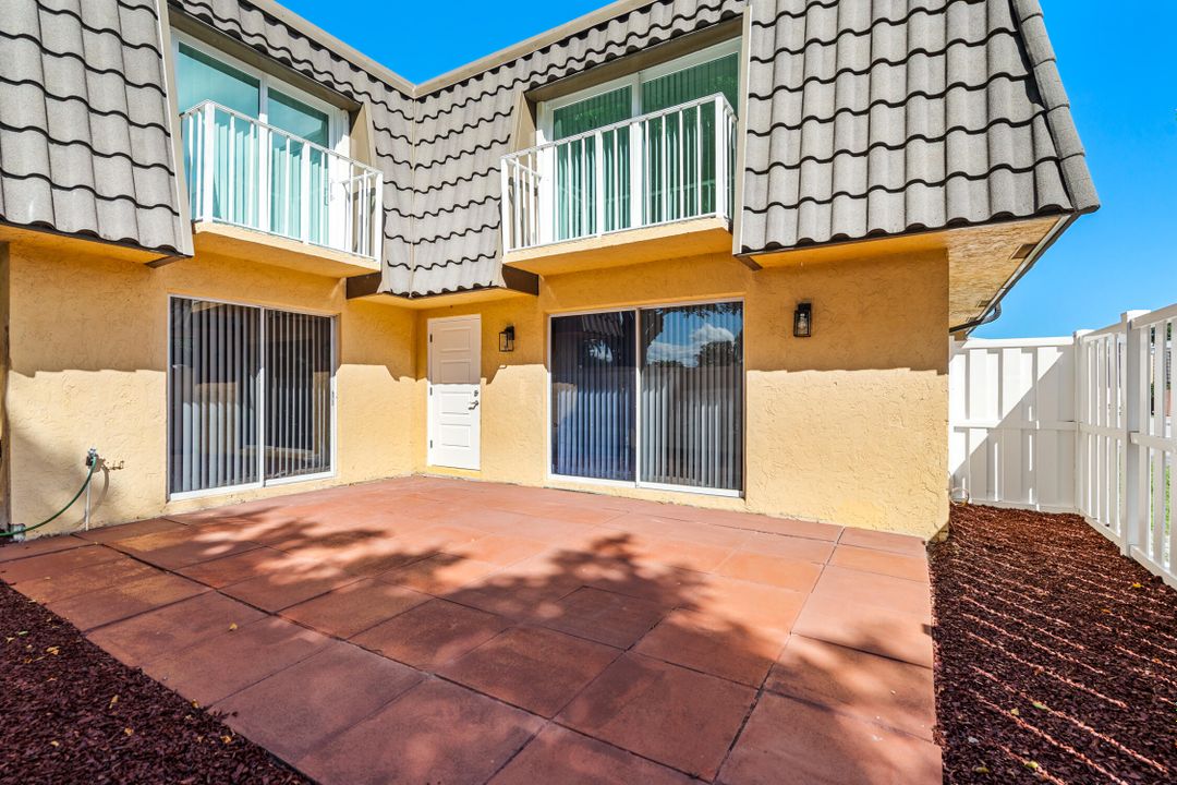 Active With Contract: $2,850 (2 beds, 2 baths, 1208 Square Feet)