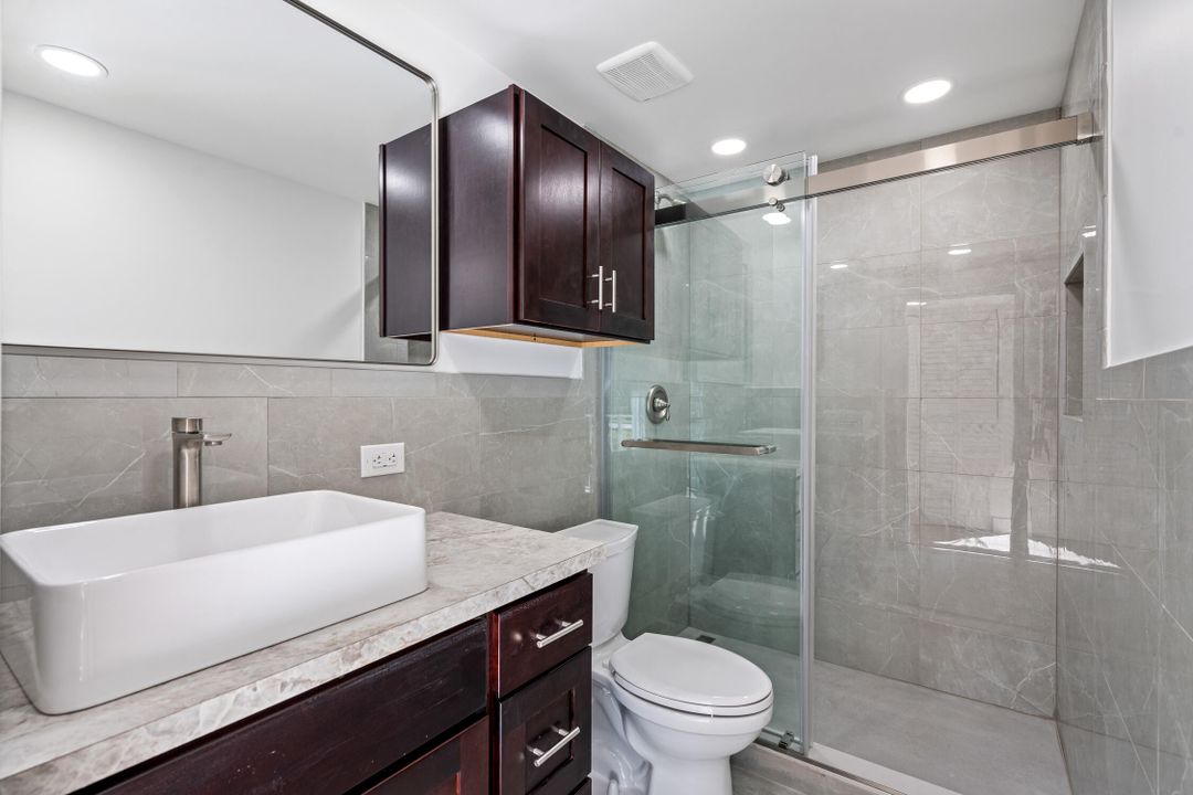 Active With Contract: $2,850 (2 beds, 2 baths, 1208 Square Feet)