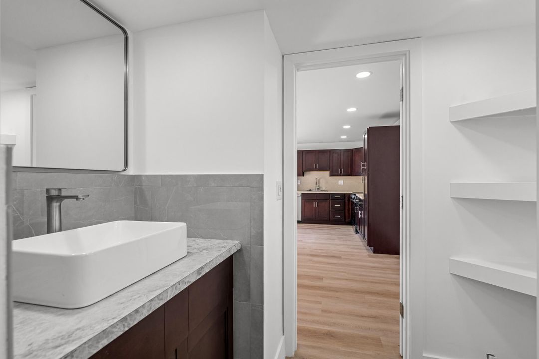 Active With Contract: $2,850 (2 beds, 2 baths, 1208 Square Feet)