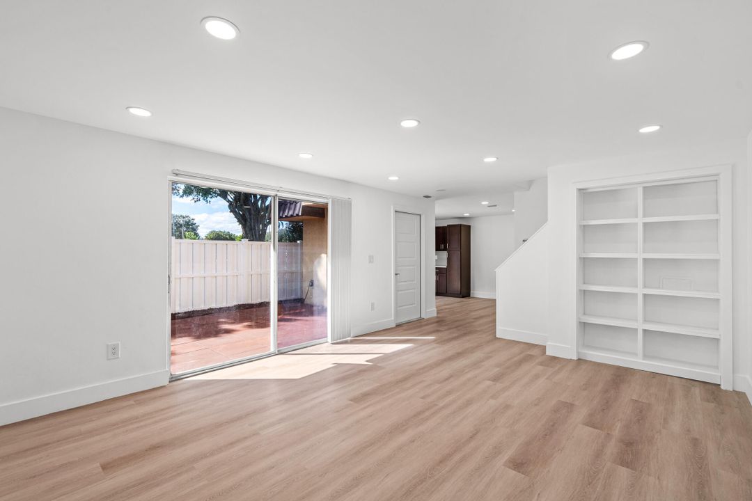 Active With Contract: $2,850 (2 beds, 2 baths, 1208 Square Feet)