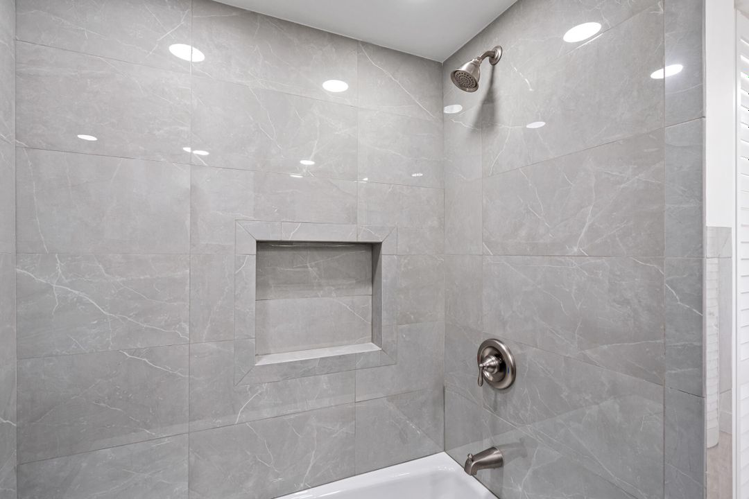 Active With Contract: $2,850 (2 beds, 2 baths, 1208 Square Feet)