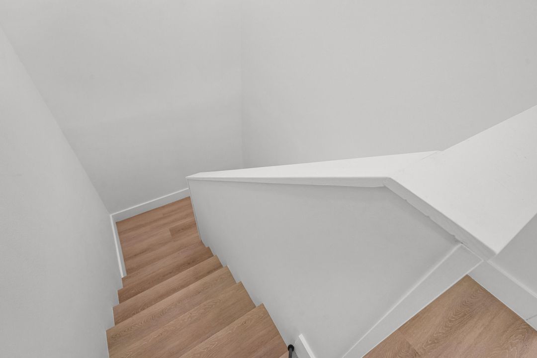 Active With Contract: $2,850 (2 beds, 2 baths, 1208 Square Feet)