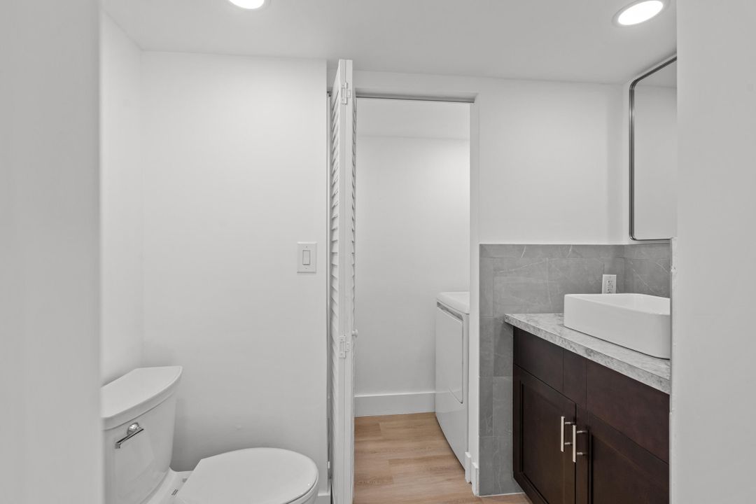 Active With Contract: $2,850 (2 beds, 2 baths, 1208 Square Feet)