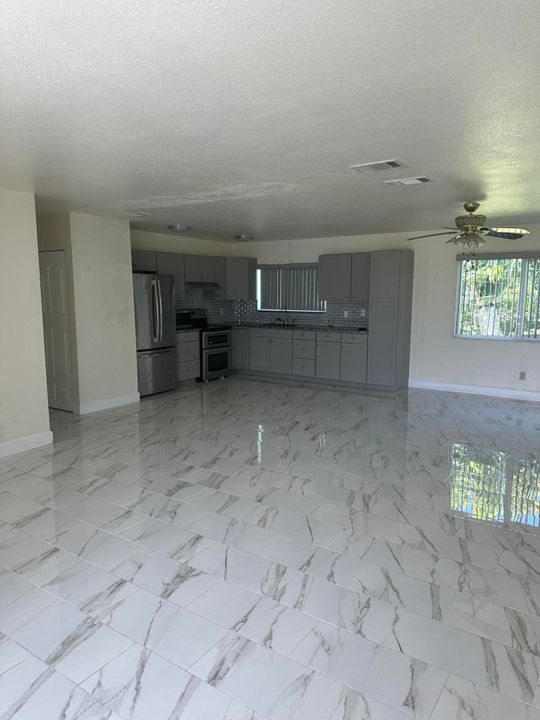 For Rent: $2,300 (3 beds, 2 baths, 1266 Square Feet)