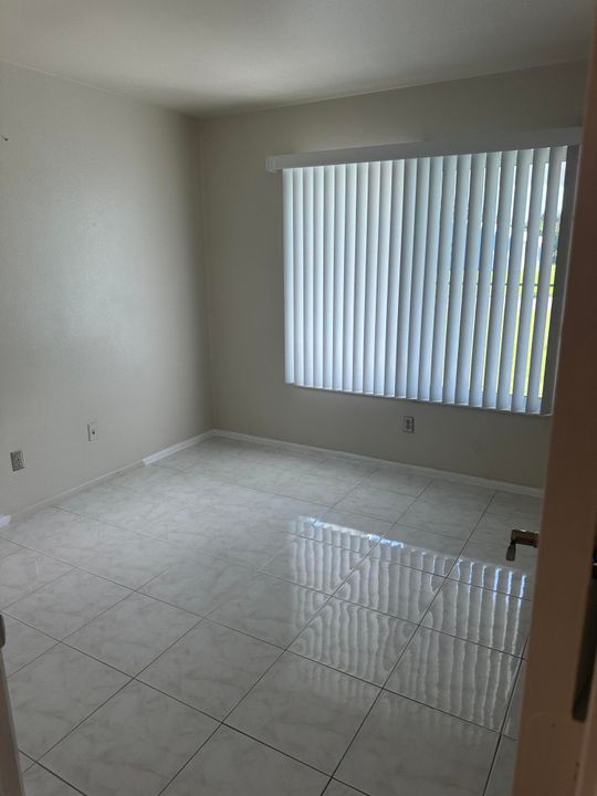 For Rent: $2,300 (3 beds, 2 baths, 1266 Square Feet)