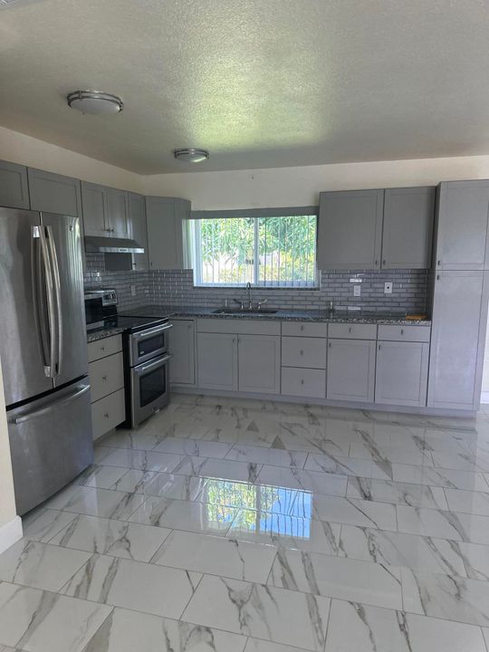 For Rent: $2,300 (3 beds, 2 baths, 1266 Square Feet)