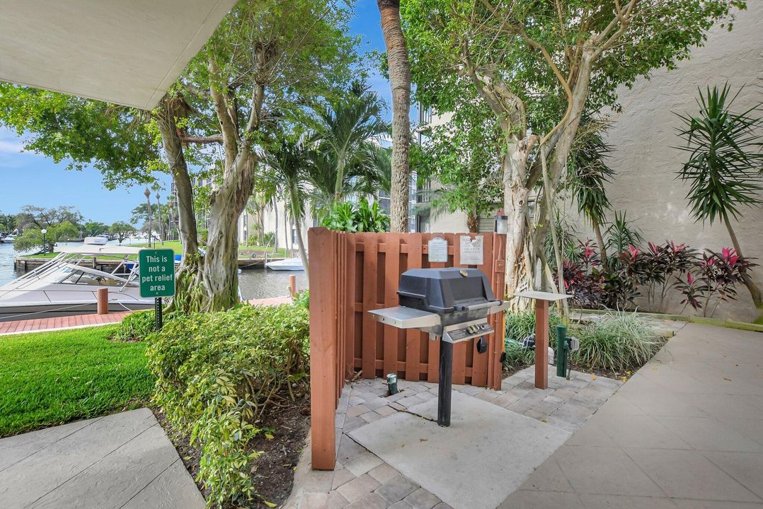 For Rent: $5,500 (2 beds, 2 baths, 1130 Square Feet)