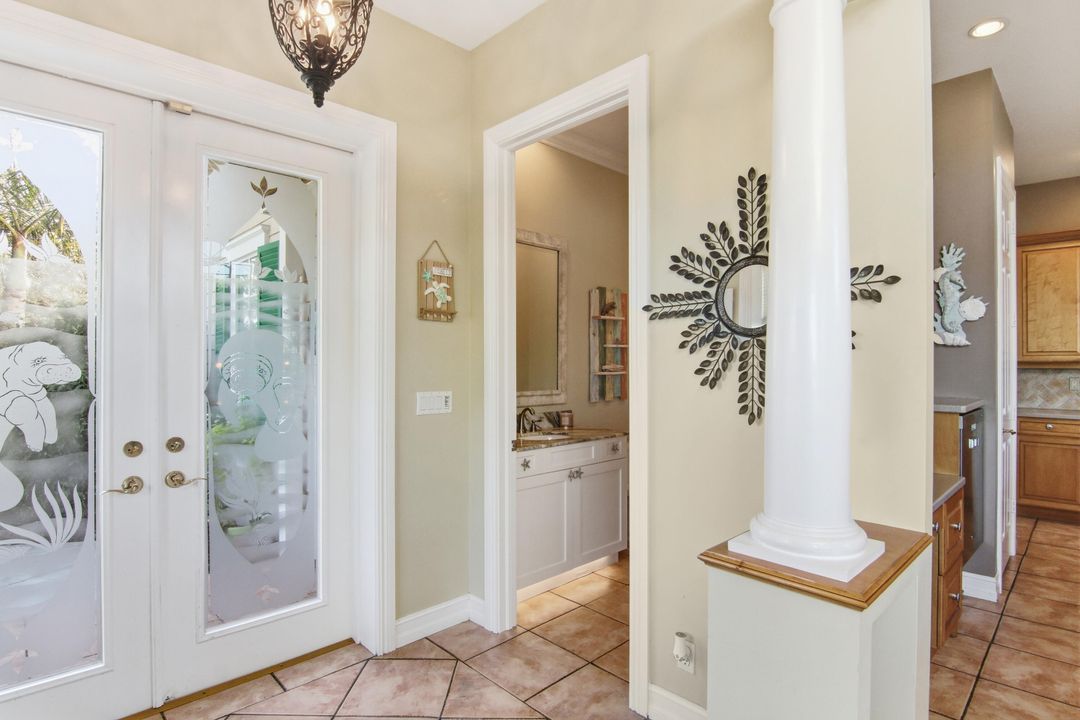 Под контрактом: $1,795,000 (4 спален, 2 ванн, 3300 Квадратных фут)