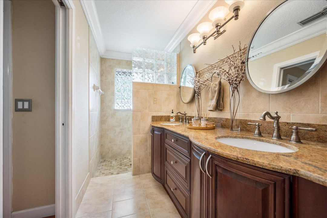 For Rent: $9,500 (3 beds, 2 baths, 1882 Square Feet)