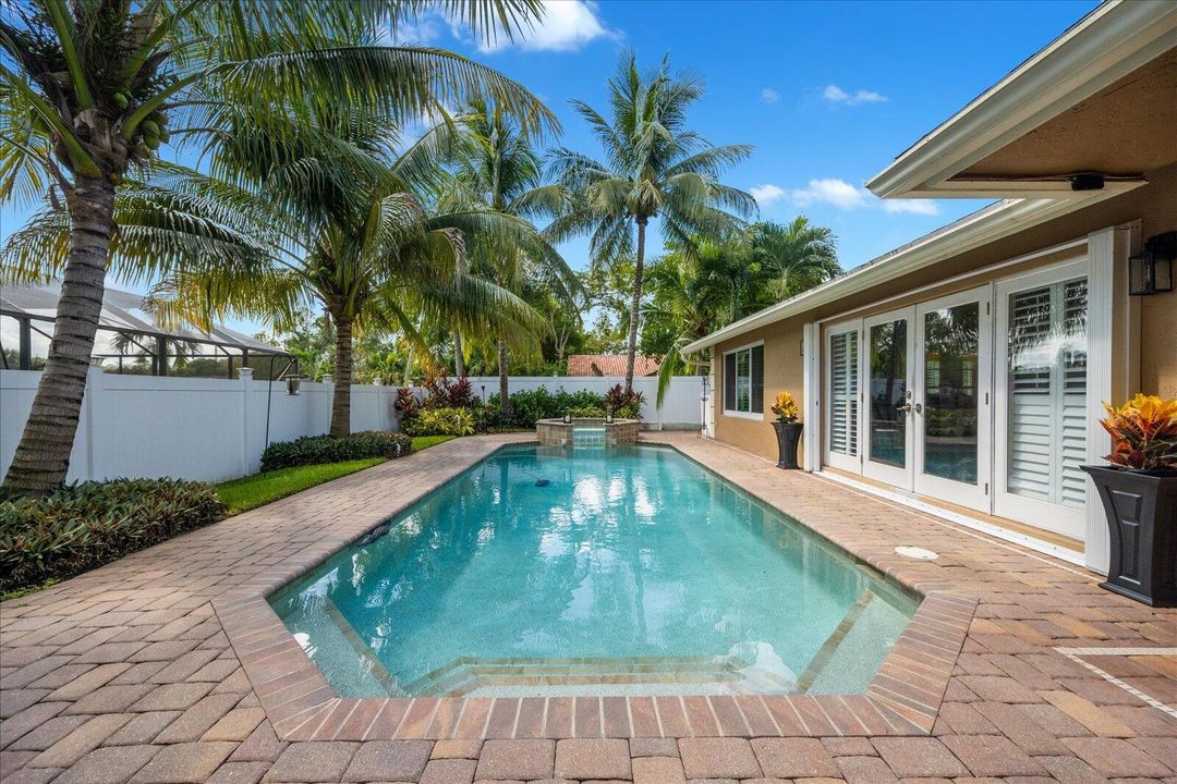 For Rent: $9,500 (3 beds, 2 baths, 1882 Square Feet)