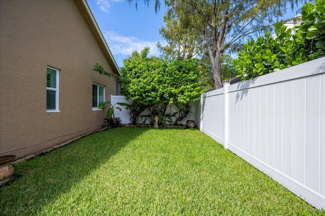 For Rent: $9,500 (3 beds, 2 baths, 1882 Square Feet)