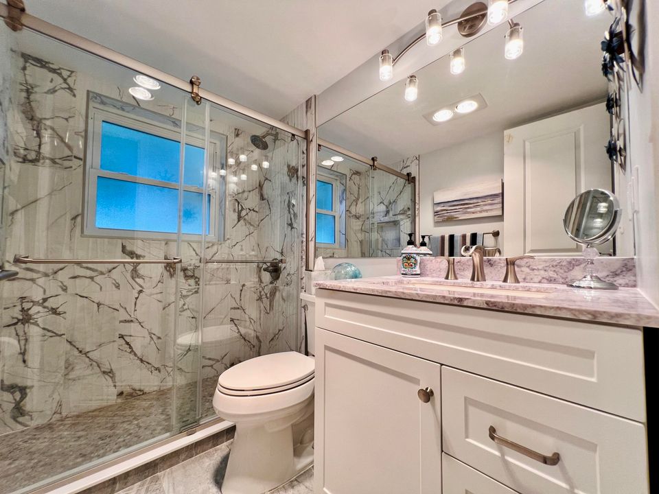 待售: $225,000 (2 贝兹, 1 浴室, 798 平方英尺)