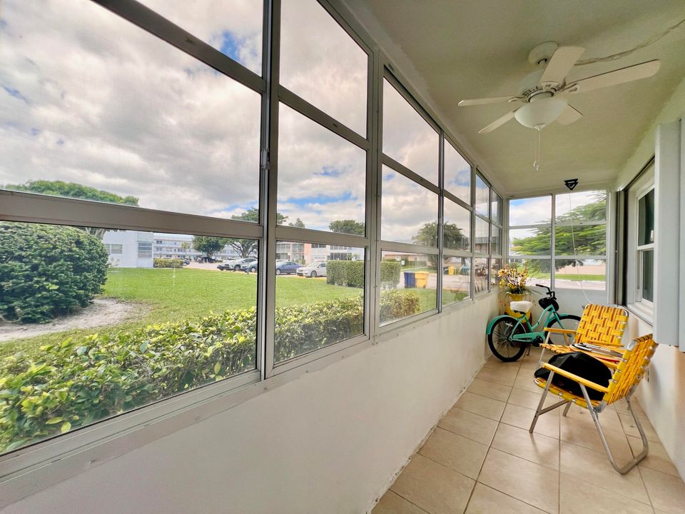 待售: $225,000 (2 贝兹, 1 浴室, 798 平方英尺)