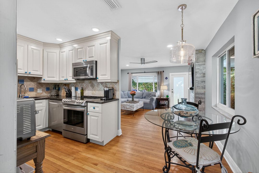 Activo con contrato: $389,000 (2 camas, 1 baños, 768 Pies cuadrados)