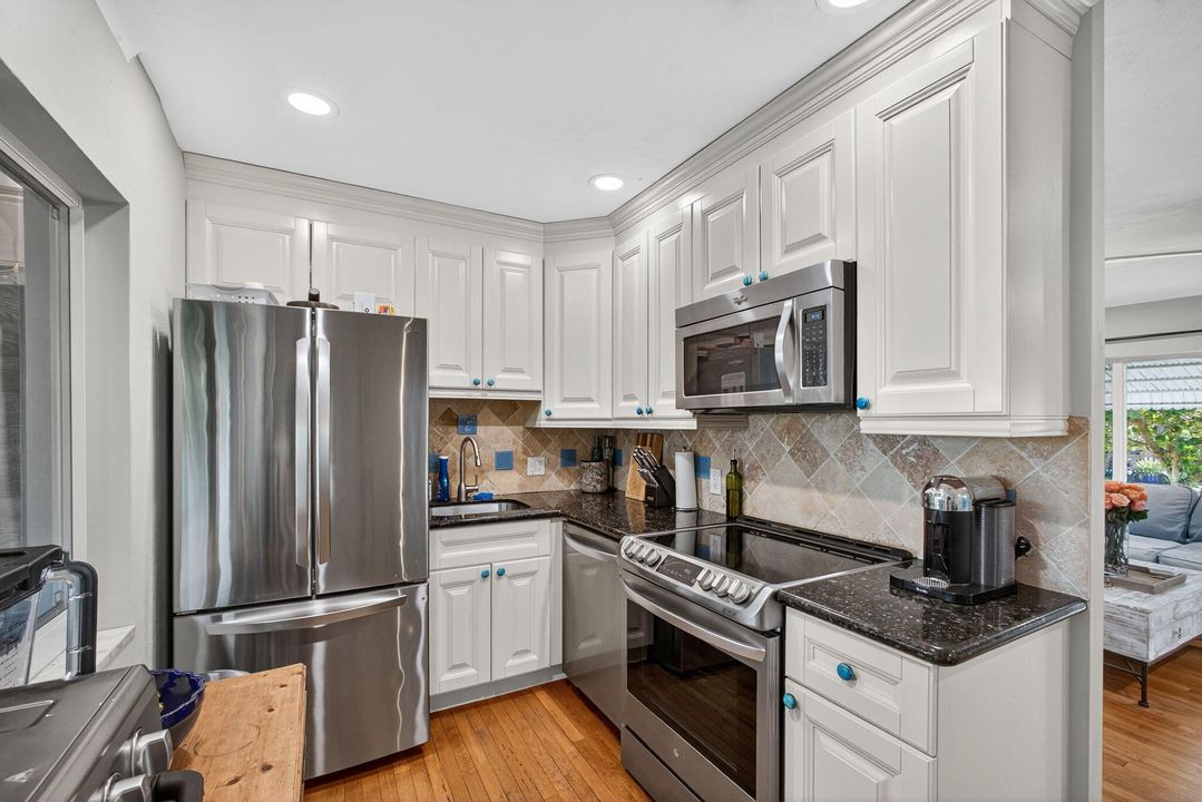 Activo con contrato: $389,000 (2 camas, 1 baños, 768 Pies cuadrados)