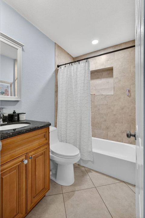 Activo con contrato: $389,000 (2 camas, 1 baños, 768 Pies cuadrados)