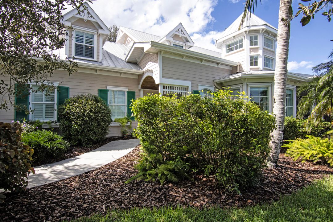 Под контрактом: $1,795,000 (4 спален, 2 ванн, 3300 Квадратных фут)