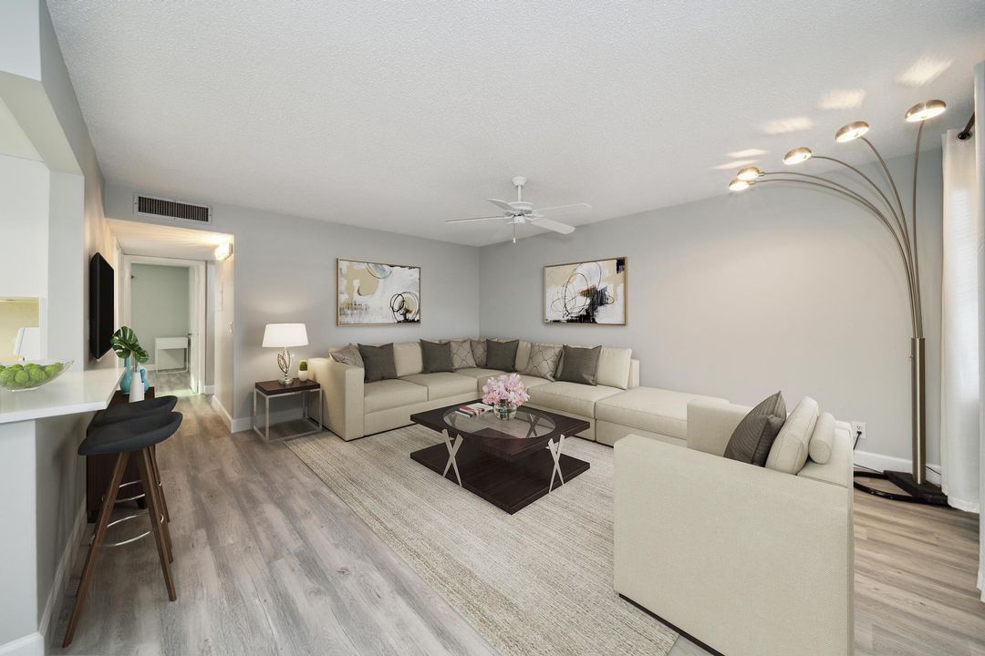 Active With Contract: $1,650 (2 beds, 2 baths, 920 Square Feet)