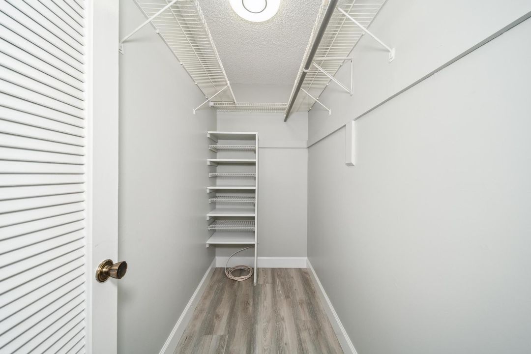 Active With Contract: $1,650 (2 beds, 2 baths, 920 Square Feet)