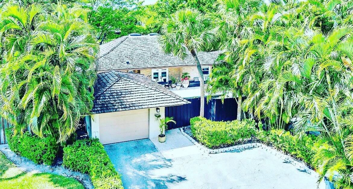 For Sale: $2,495,000 (3 beds, 3 baths, 2089 Square Feet)