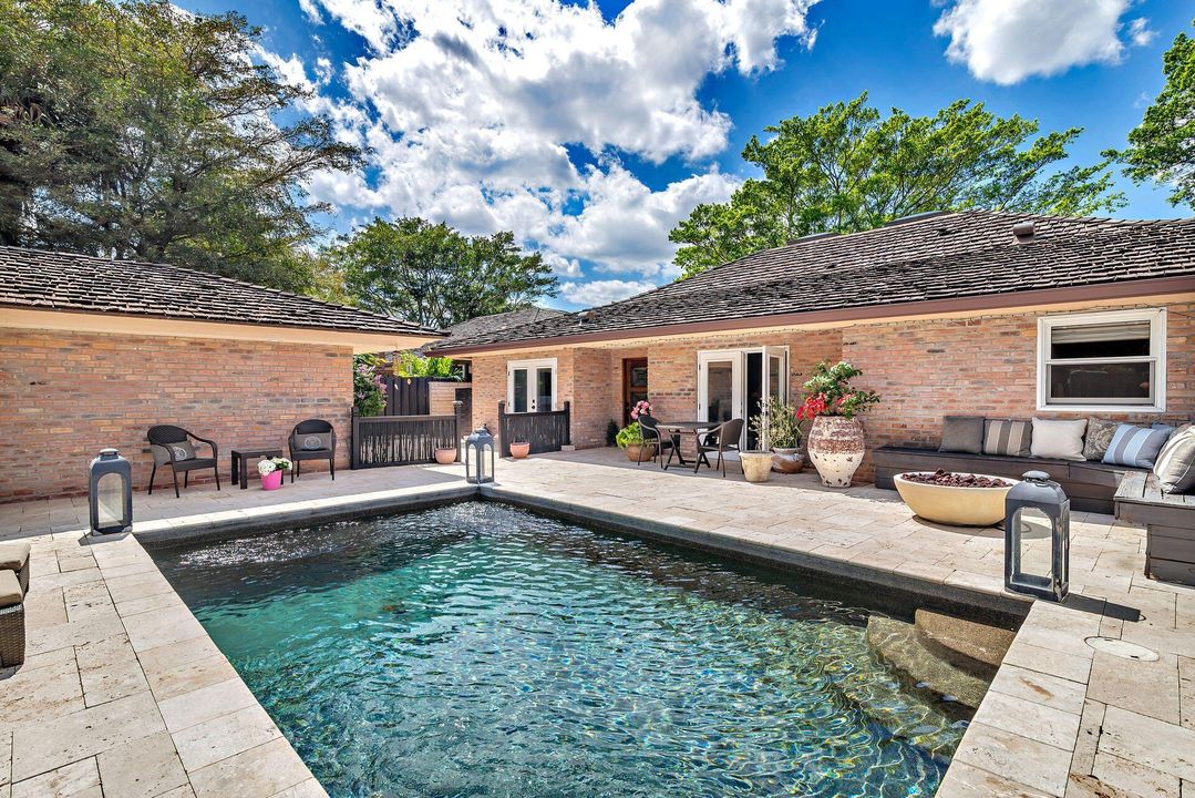 For Sale: $2,495,000 (3 beds, 3 baths, 2089 Square Feet)