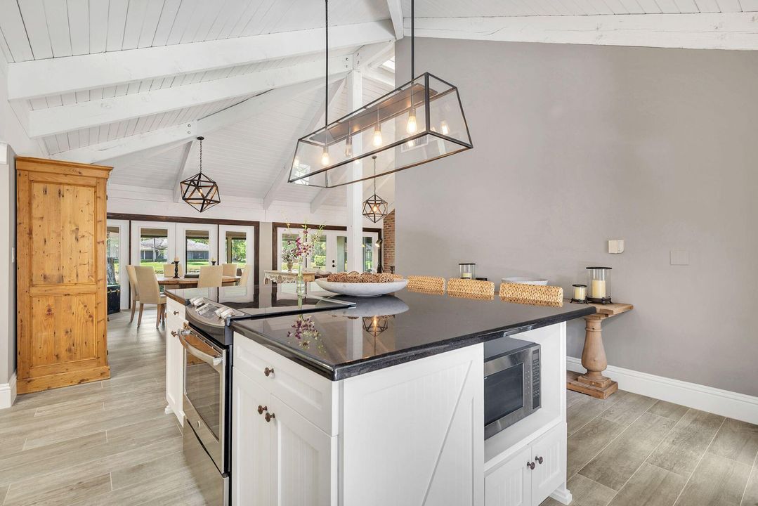 For Sale: $2,495,000 (3 beds, 3 baths, 2089 Square Feet)