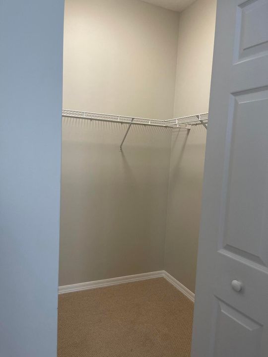 For Rent: $3,200 (3 beds, 2 baths, 1214 Square Feet)