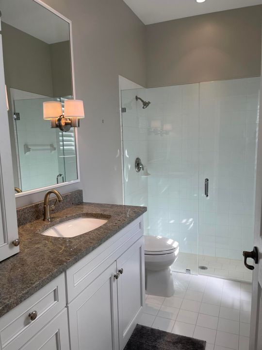 For Rent: $3,200 (3 beds, 2 baths, 1214 Square Feet)