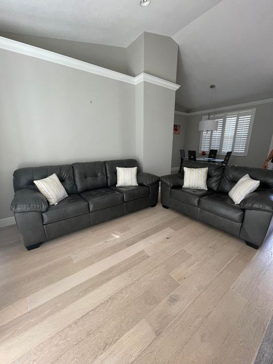 For Rent: $3,200 (3 beds, 2 baths, 1214 Square Feet)