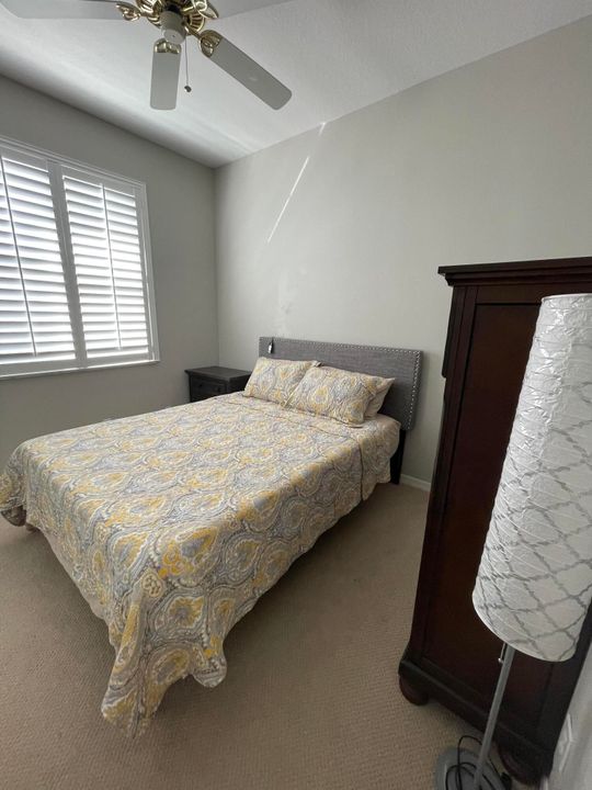 For Rent: $3,200 (3 beds, 2 baths, 1214 Square Feet)