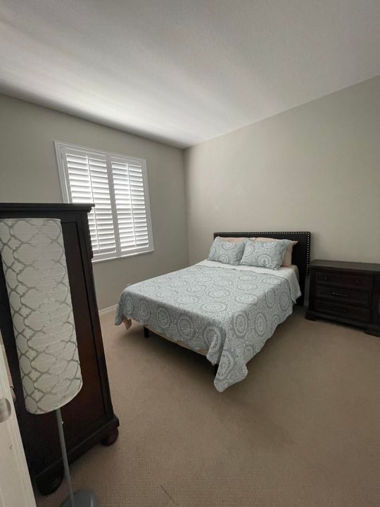 For Rent: $3,200 (3 beds, 2 baths, 1214 Square Feet)