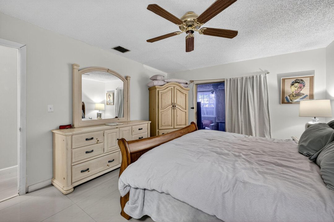 Active With Contract: $349,000 (3 beds, 2 baths, 1174 Square Feet)