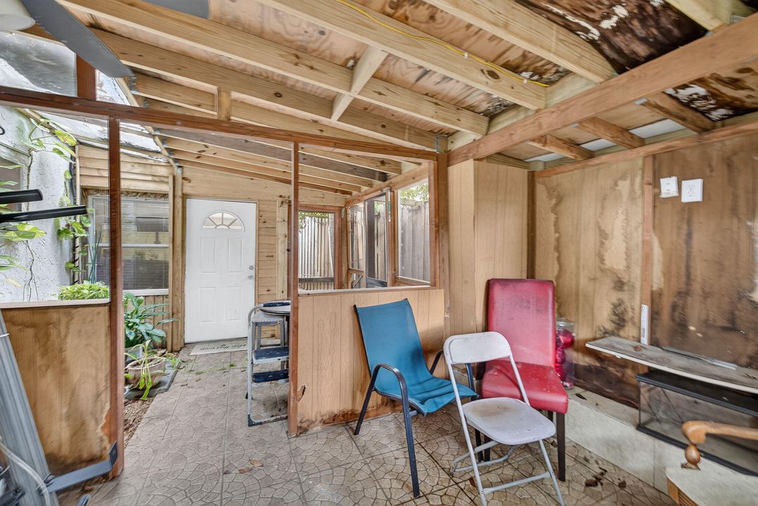 Active With Contract: $349,000 (3 beds, 2 baths, 1174 Square Feet)