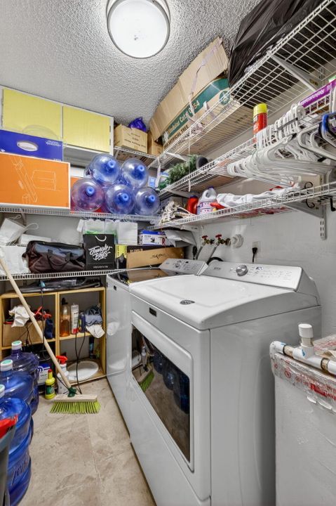 Active With Contract: $349,000 (3 beds, 2 baths, 1174 Square Feet)