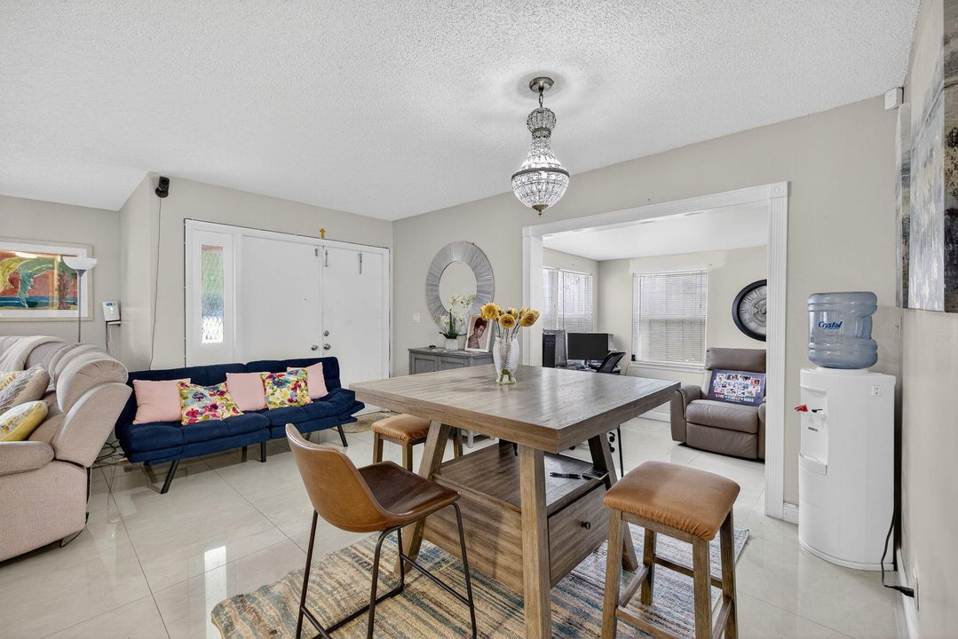 Active With Contract: $349,000 (3 beds, 2 baths, 1174 Square Feet)