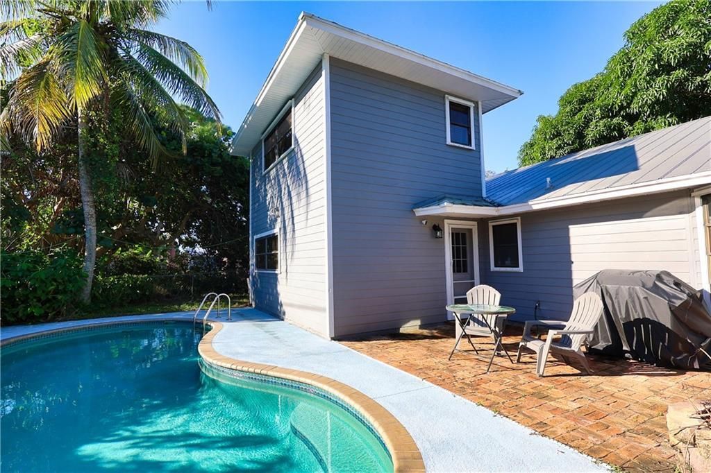 For Sale: $425,000 (3 beds, 2 baths, 1950 Square Feet)