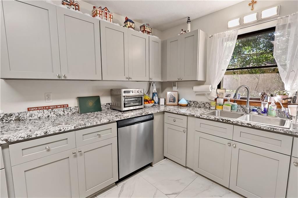 For Sale: $425,000 (3 beds, 2 baths, 1950 Square Feet)