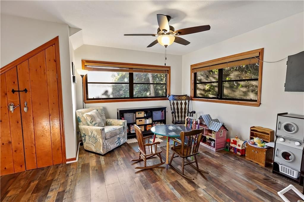 For Sale: $425,000 (3 beds, 2 baths, 1950 Square Feet)