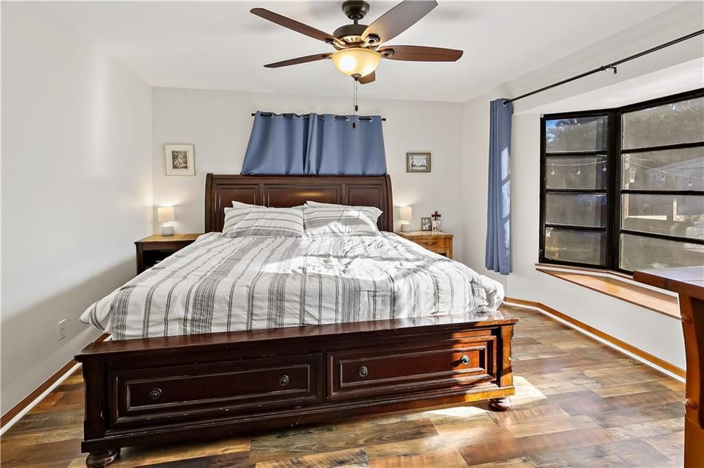 For Sale: $425,000 (3 beds, 2 baths, 1950 Square Feet)