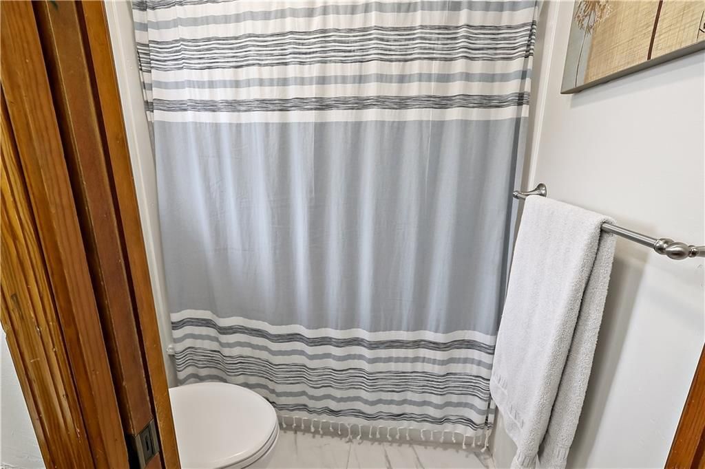 For Sale: $425,000 (3 beds, 2 baths, 1950 Square Feet)