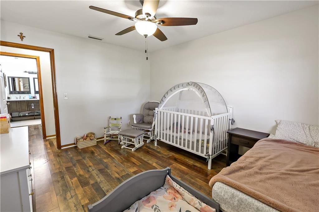 For Sale: $425,000 (3 beds, 2 baths, 1950 Square Feet)