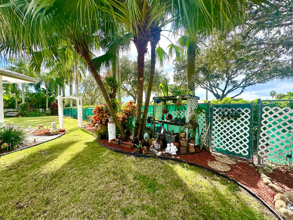 For Sale: $835,000 (4 beds, 2 baths, 1944 Square Feet)