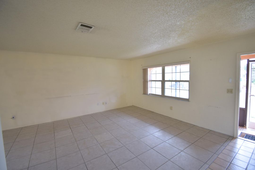 For Rent: $2,200 (3 beds, 2 baths, 1260 Square Feet)